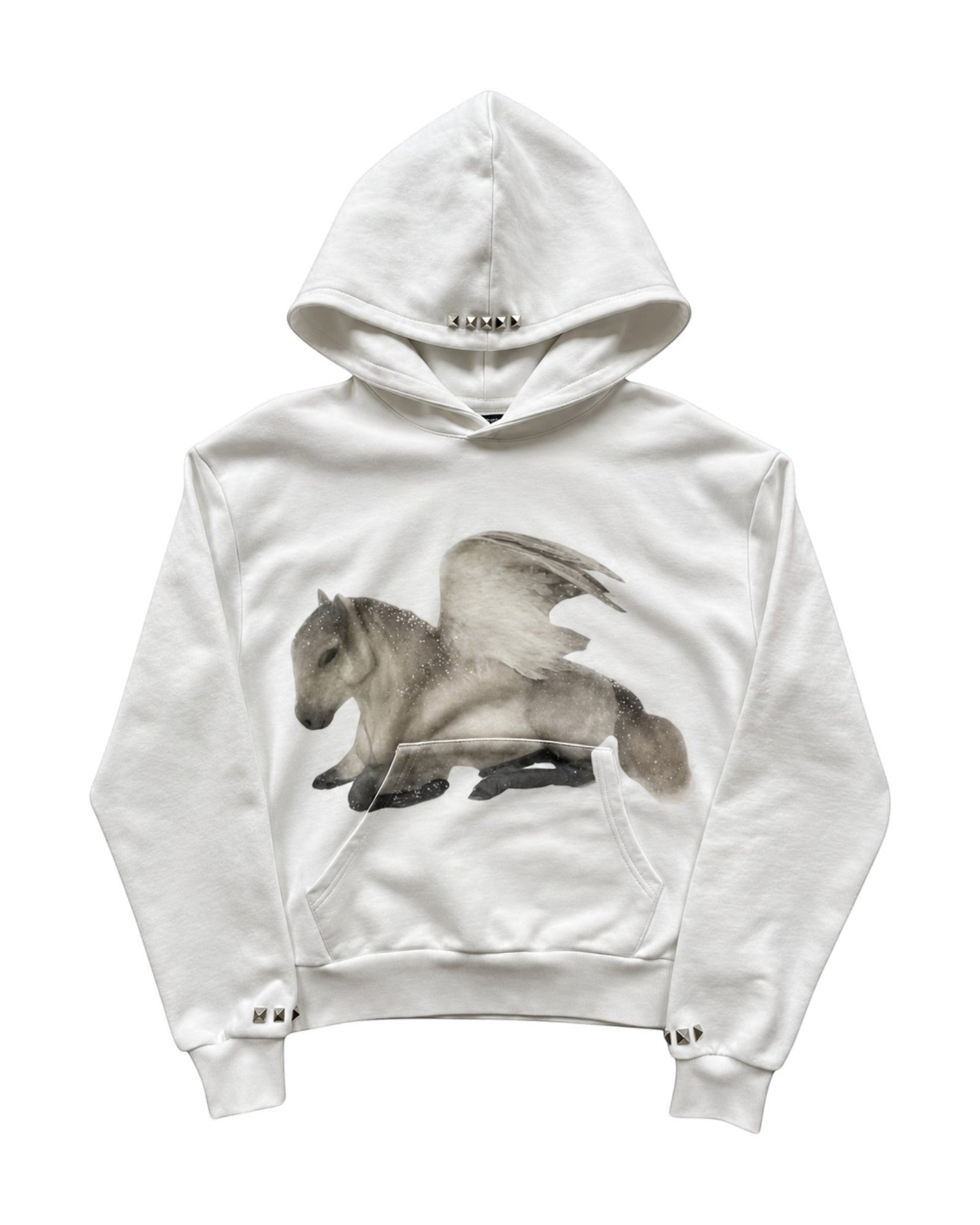 Sudadera con capucha blanca de algodón de Estudio Mora con estampado de caballo alado y tachuelas plateadas en la capucha y los puños.